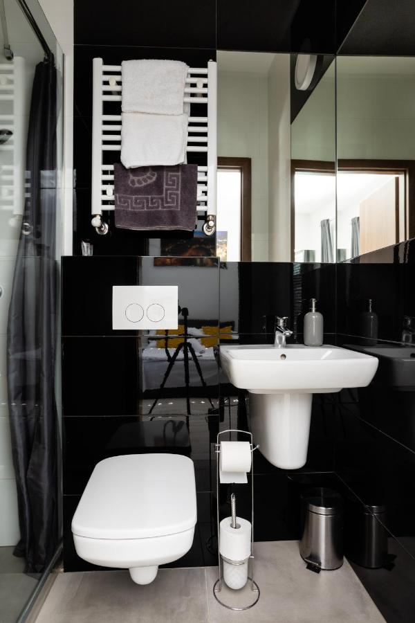 Noclegijarocin Bed & Breakfast Екстер'єр фото