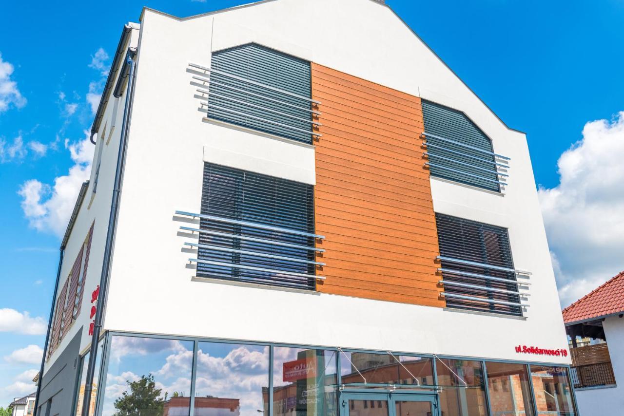 Noclegijarocin Bed & Breakfast Екстер'єр фото